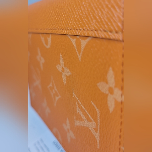 Louis Vuitton Taigarama Orange Leather Passport Cover - Picture 3 of 11